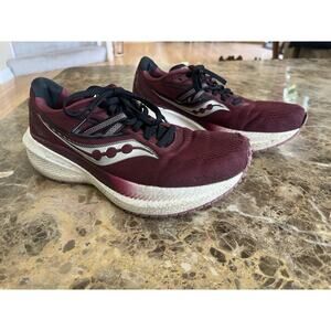 Saucony Triumph 20 Running Shoes Womens Size 9 Sneakers Athletic Training Gym